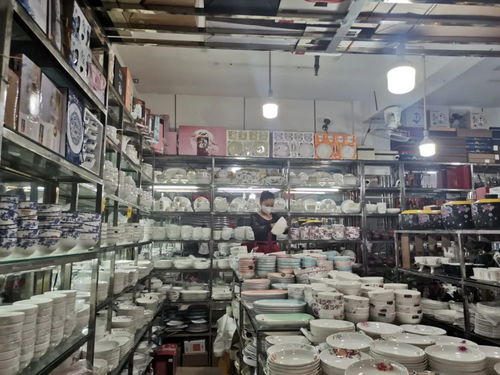 再现往日蓬勃生机 五十四小商品批发市场开门了